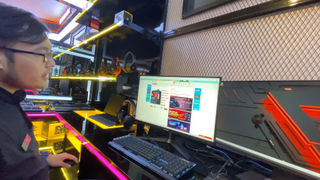 Cởi BMW S1000RR MUA PC Khủng Gần 250 Triệu - ĐỆ TỨ Vlogs