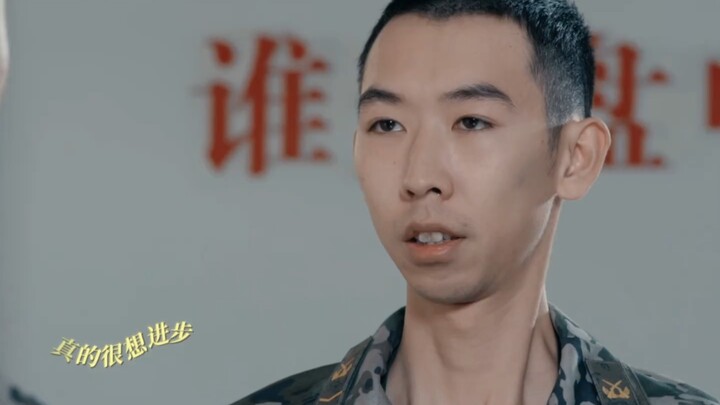 يكاد يموت من الضحك! دخلتُ فرقة المطبخ ظانًا أن كل واحد يتقن مهارة خارقة، لكن عندما عرفت الحقيقة، انه