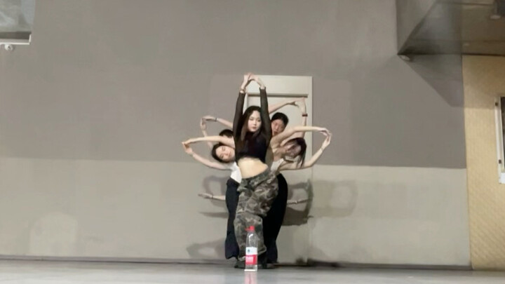 What's the level of the "know about me" mirror-free practice room, which meticulously polished 146 d