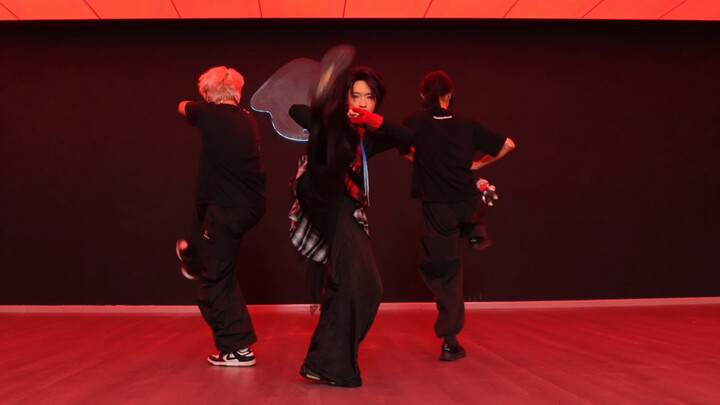 Halo, saya adalah manusia palsu, tolong buka pintunya