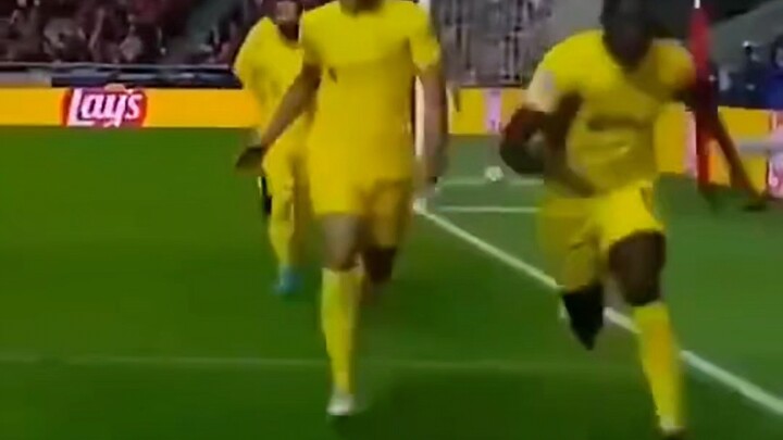 มูรินโญ่คุกเข่าลื่น