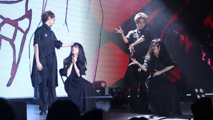 How awesome is a dance performance at a live event with perfect lighting?