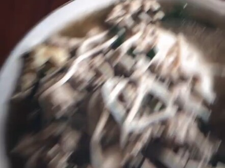 هناك من يرفضني كالعشب الضار، وهناك من ينظر إليّ ككنز ثمين.