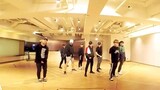 EXO synchronized dance practice