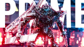 Trên Cybertron, chúng tôi là những vị thần! Trên Trái đất, họ gọi chúng ta là máy móc!