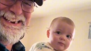 萌娃只要爷爷抱，不要奶奶抱……