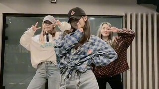 【苏芮琪】220402 宋昭艺抖音cover (G)I-DLE《TOMBOY》