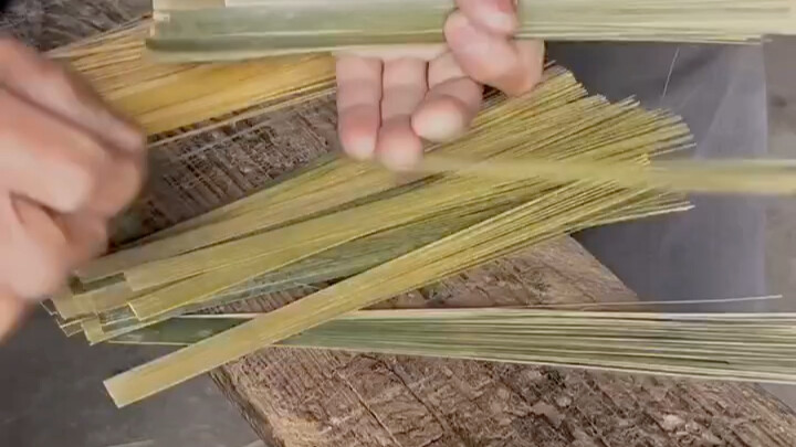 Sikat bambu buatan tangan cantik, ramah lingkungan, dan praktis #PengrajinTradisional