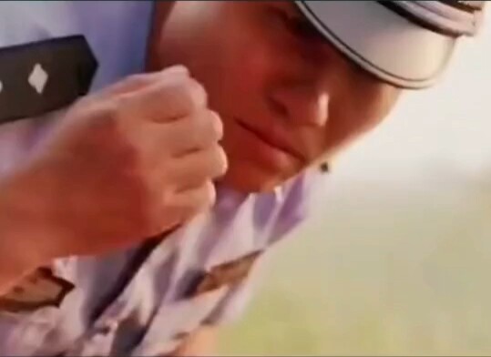 It's so awkward running into an acquaintance in the field!