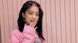 [Shin Ryujin/Ryujin] Ryujin trên TikTok lại nhảy trên ban công, Awei chết rồi ahhhh