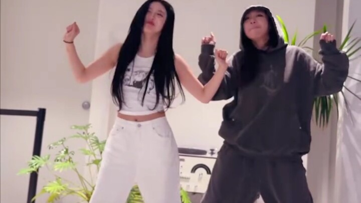 【宁艺卓&李泳知】终于和好朋友泳知cha了，果然和好朋友待在一起，精神状态是美丽的