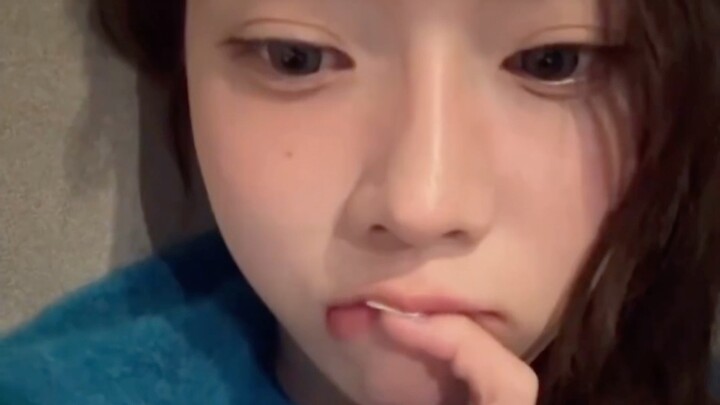 How can it be so funny? Winter doesn't hear a single word, but Sister Liu responds to every single o