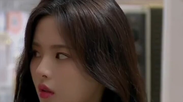 Both guys thought the other guy’s girlfriend was his own.