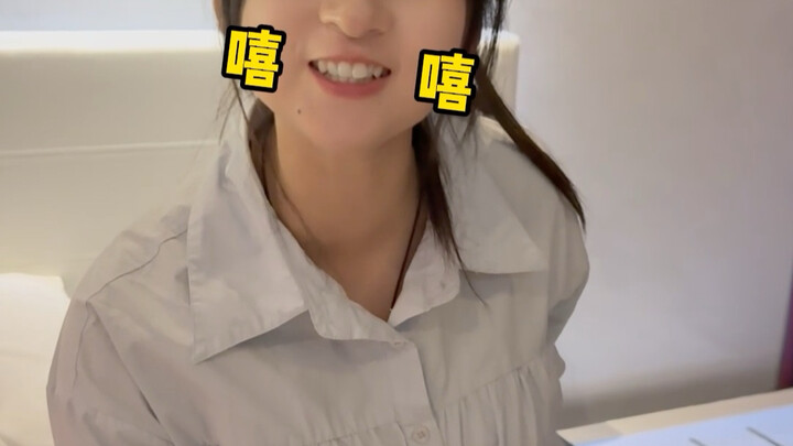 Gangzi yang bayar, nggak bilang pake kartu dia kok!