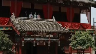 Two sisters throw a ball to choose a husband! Who knows the younger sister chooses the evil ghost.