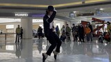 Michael Jackson Cai Jun 20211102 trong cảnh biểu diễn Chengdu Jinhua Wanda