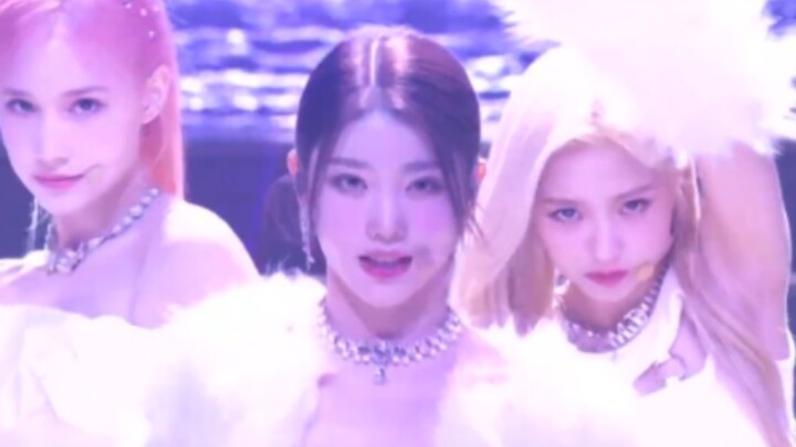 Kep1er's debut song "WA DA DA" 221230 Japan HD stage