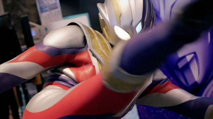 Triga fan meeting: super cool action show and toy display (Ultra brings goods)