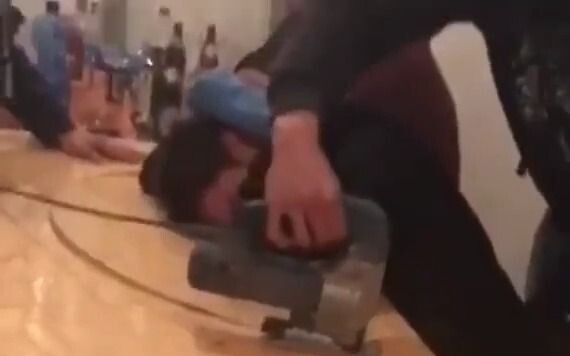 Anak muda memang hebat, langsung tertidur begitu rebah.