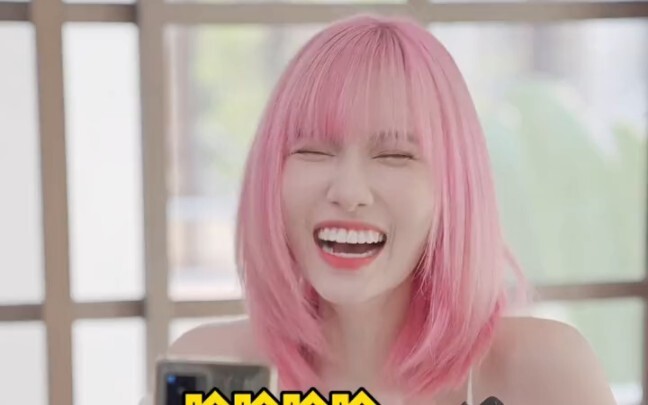 When a Thai beauty watches Chinese military uniform idols, she says her second one is so hot she can