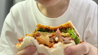 A burger for every Henan native 🍔🍔🍔