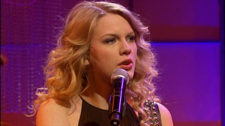 Taylor Swift โชว์สกิลร้องสดในเพลง Love Story