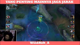 Mainnya jaga jarak biar engga gampang dead !