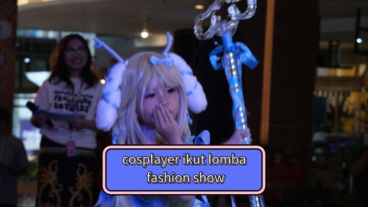 cosplayer ikut lomba fashion show