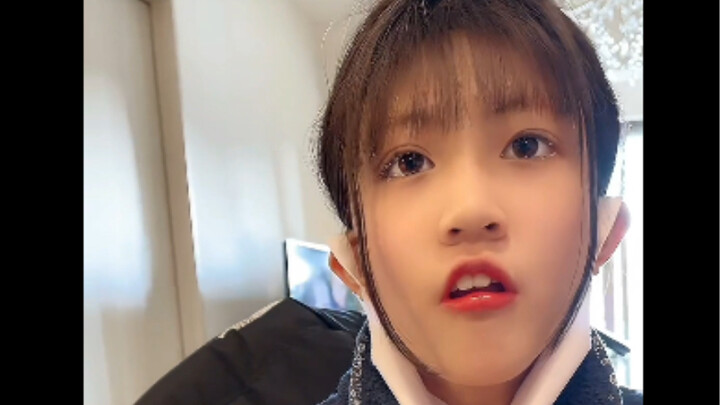 Yeah, right! This eye makeup looks like it’s smeared with crusty eye gunk—yet you claim it’s trendy 