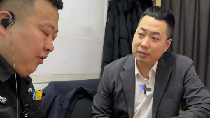 Lao Si menangani kasus pelayan yang menjual rokok secara ilegal