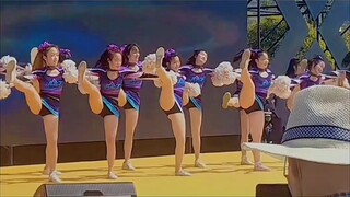 青春活力动感大学生啦啦队啦啦操表演