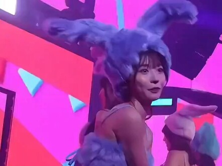 小兔子姑娘来了