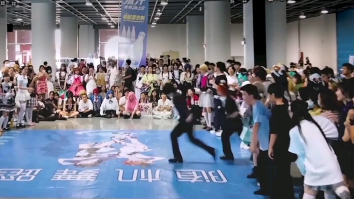 ไทจงหยวนโพสต์ท่าเต้นบ้านๆ แบบสุ่ม กวาดห้องไปเกลี้ยง! แล้วก็กรี๊ด? ลืมท่าเต้นไปซะแล้ว!