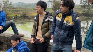 兄弟们都回家了，你什么时候回来