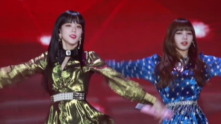 Jisoo's video of entering the pit is simply a god-like face