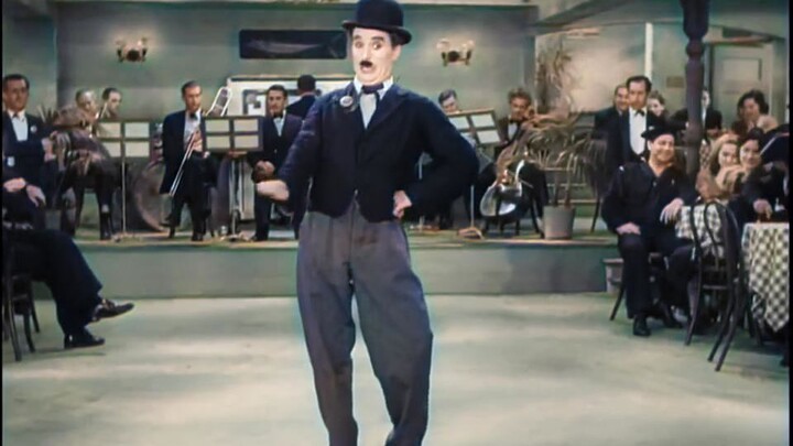 Thật tuyệt vời, hãy thưởng thức màu sắc trí tuệ nhân tạo của điệu nhảy này do Master Chaplin mang đế