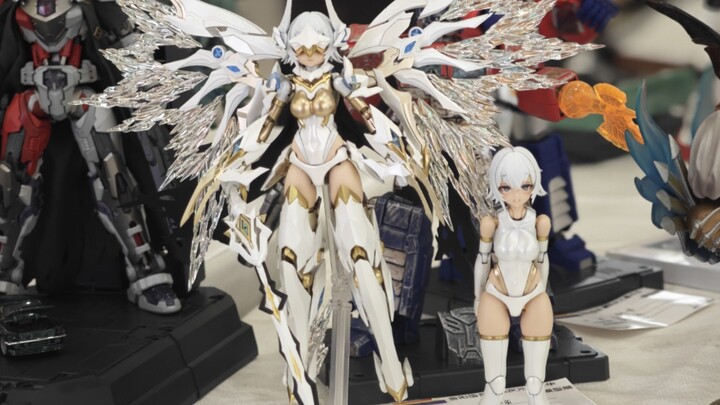 Model exhibition white dragon knight Galahad platinum color