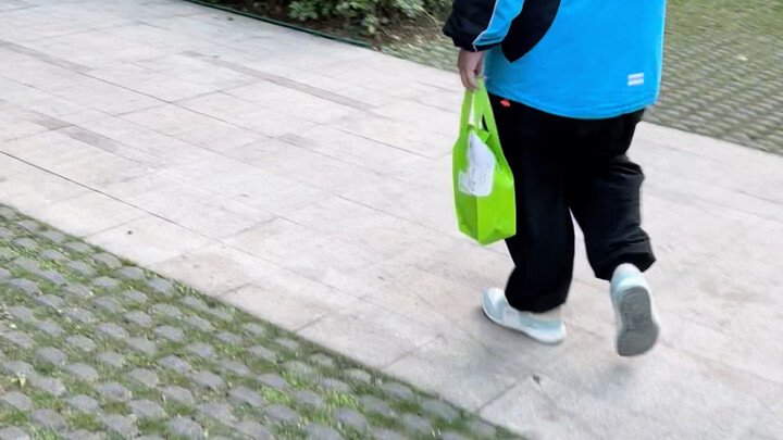 Kalau kamu berani bilang, aku juga berani rekam!