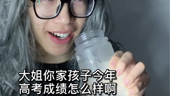 Ini hal yang paling kamu benci saat Tahun Baru Imlek, kan?