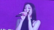 JENNIE called out to JISOO: JISOO-san, we miss you