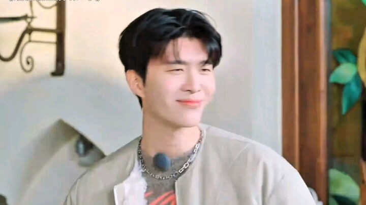 Fan Chengcheng performs the popular dance again—so pleasing to watch!