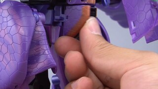 [Transformation through mold play] One-piece flow deformation! MP43 Tyrannosaurus Rex Megatron Super