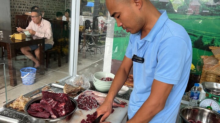 Ăn Sáng Phở Trâu Của Ông Trùm Trâu Chó Linh Đàm | Hà Còi