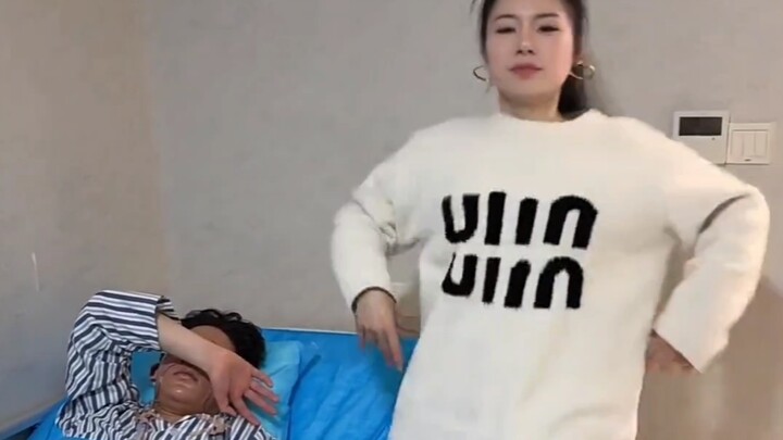 Love TV: Phẫu thuật thẩm mỹ cho con trai thành ông chồng thật – Trương Lăng Hách, thế là cả đời này 