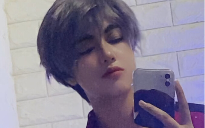 อา? เขาจะหล่อกว่านี้ถ้าเขามีใบหน้าเหมือนกับจู้หยู