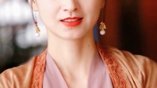 لعنة... أخيرا فهمت لماذا صرّفت على أسنانها الكلبية!