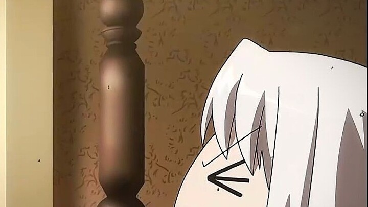 Loli roared, Uncle B was full of blood and ran away