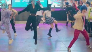 [Random House Dance] Tôi phát điên và thấy HiMERU đấm bốc cùng anh trai mình