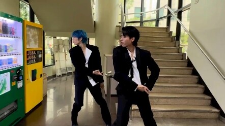 【INFINITE】دونغيو ويويهيوان رقصة New Emotions من Yin Yin