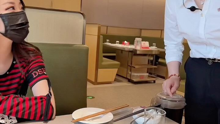 过节给女友做非主流造型去餐厅吃饭！快学起来带女朋友去！